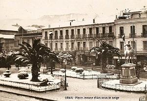 vue d oran (11) Place du Sacre-Coeur et statue Jeanne d' Arc